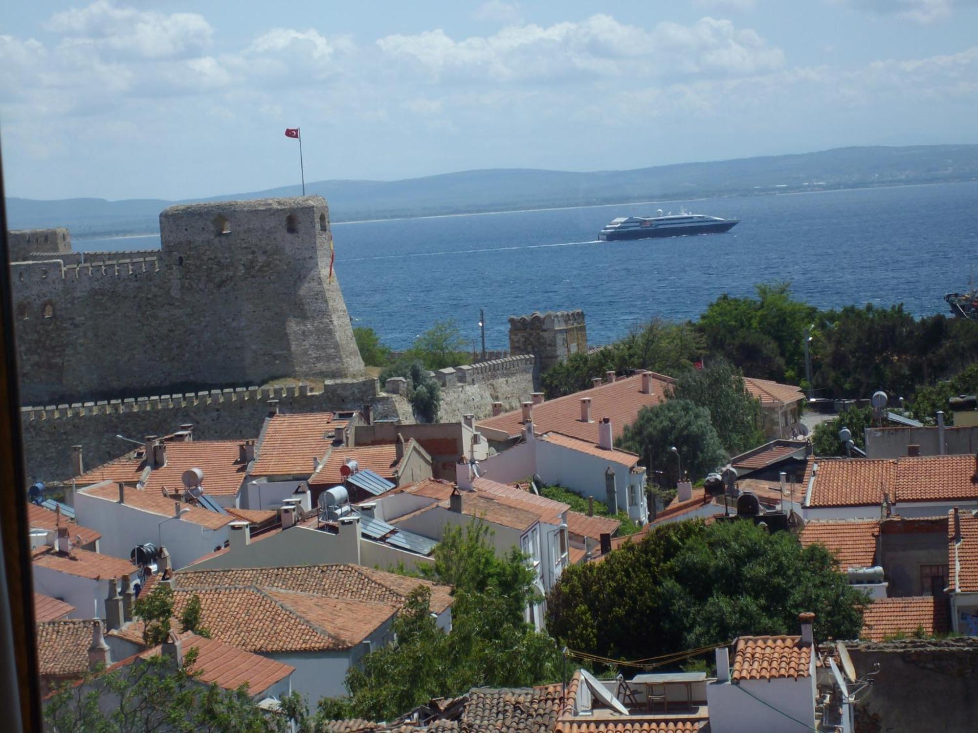 Adali Guest House Бозджаада Екстериор снимка