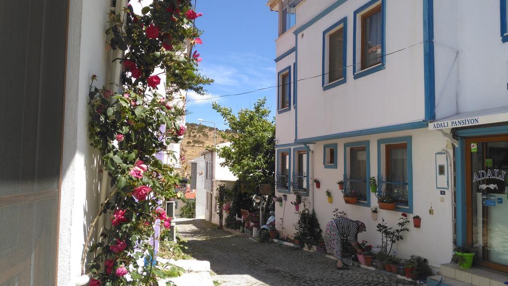 Adali Guest House Бозджаада Екстериор снимка