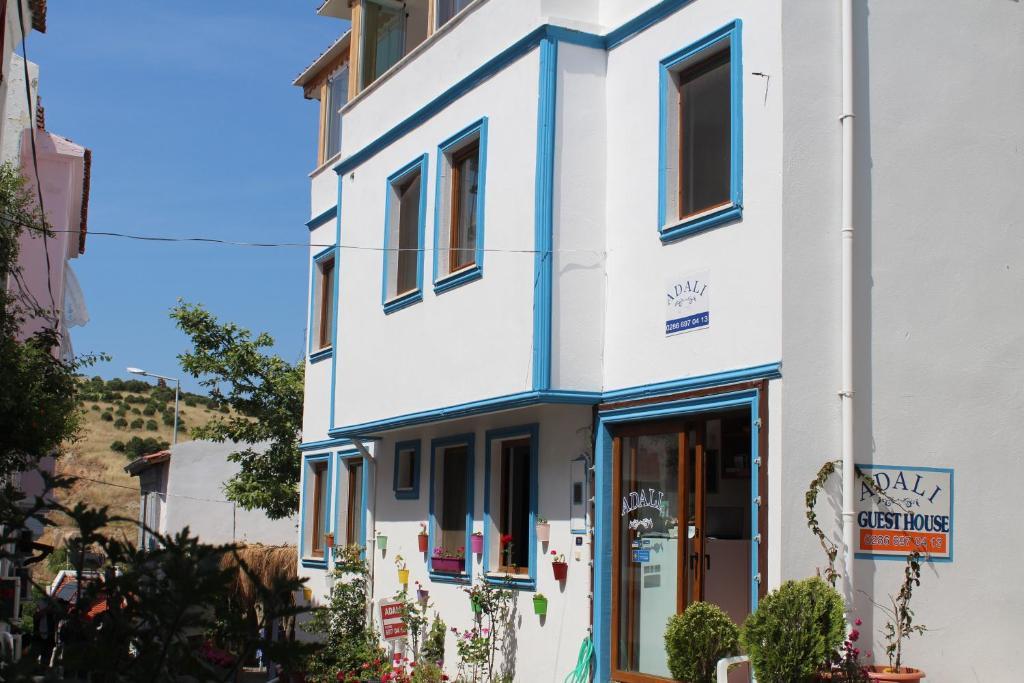 Adali Guest House Бозджаада Екстериор снимка